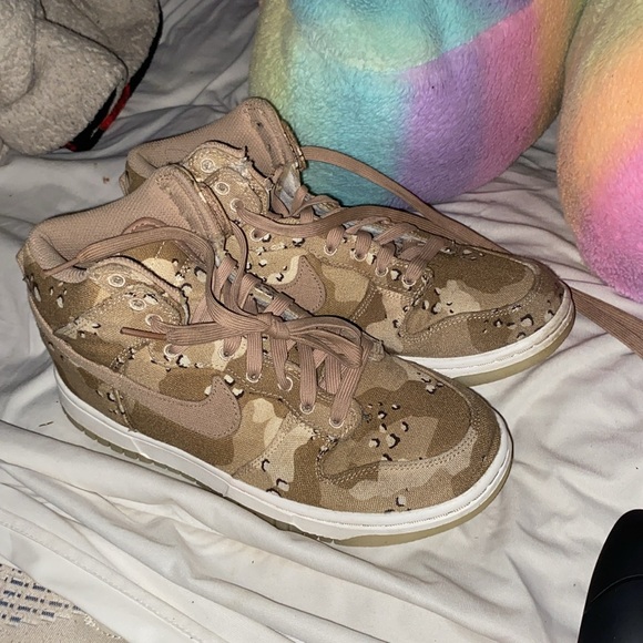 Nike Dunk High Camo Desert - Picture 2 of 2